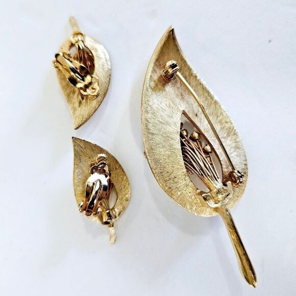 Vintage Demi Parure Brushed Gold Tone Clear Rhinestone Brooch Pin & Earring Set - Picture 6 of 11